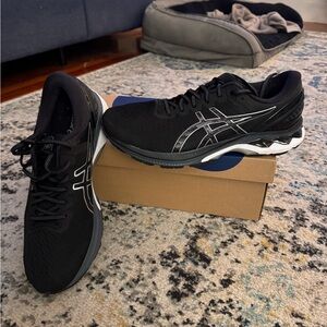ASICS gel kayano 27 size 12 wide